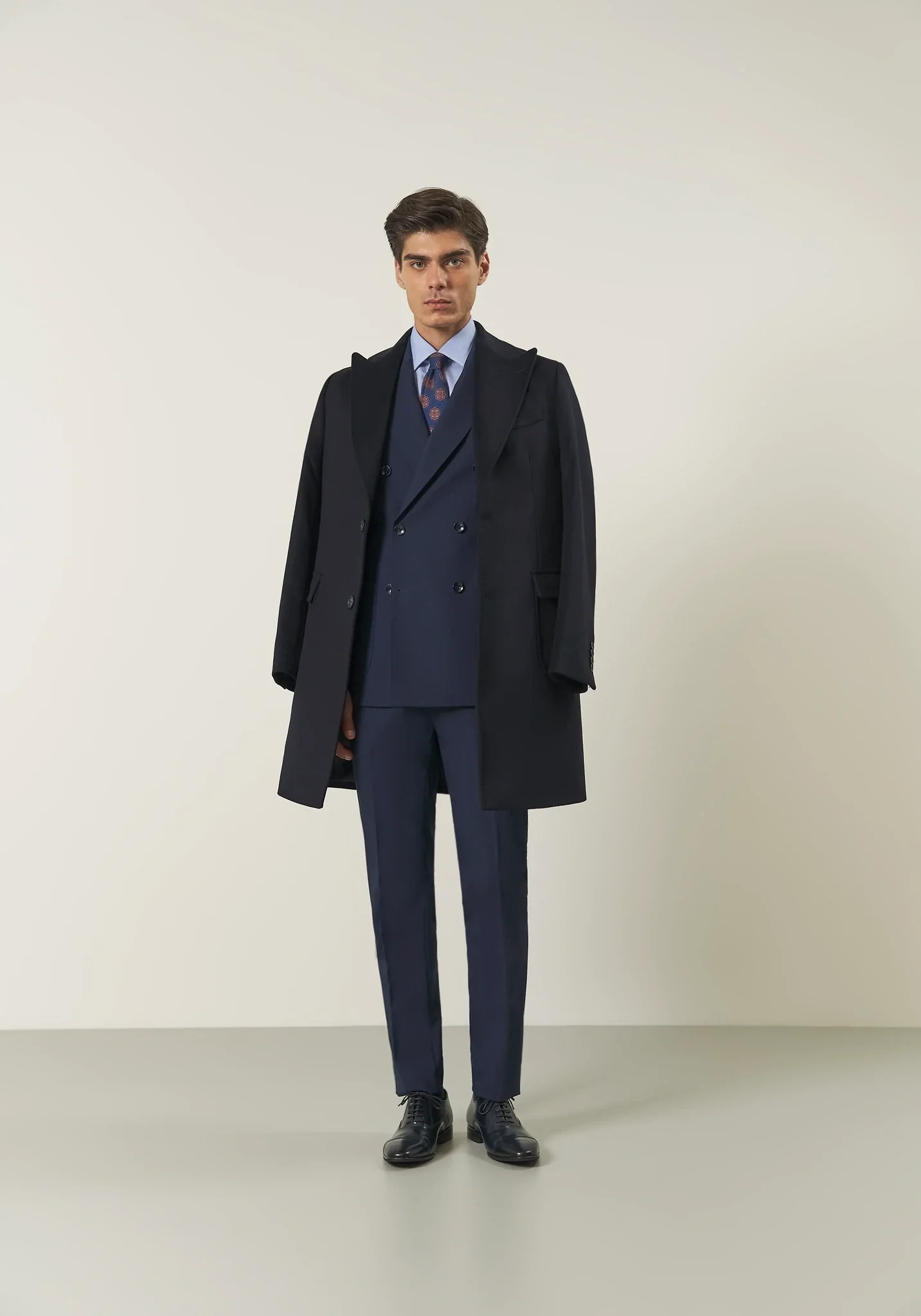 Abito blu doppiopetto revers a lancia tessuto stretch custom fit - Image 5