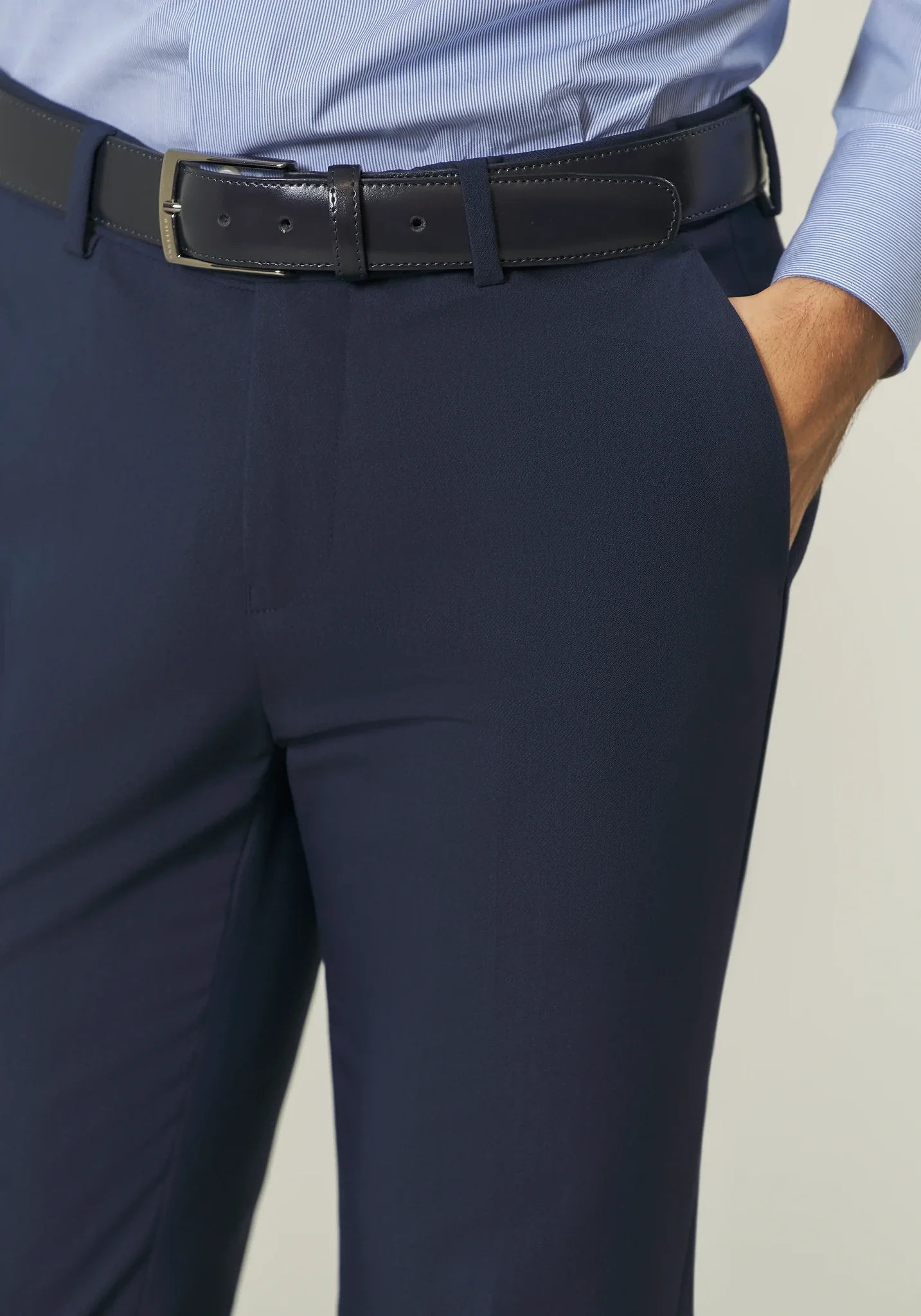 Abito blu doppiopetto revers a lancia tessuto stretch custom fit - Image 7