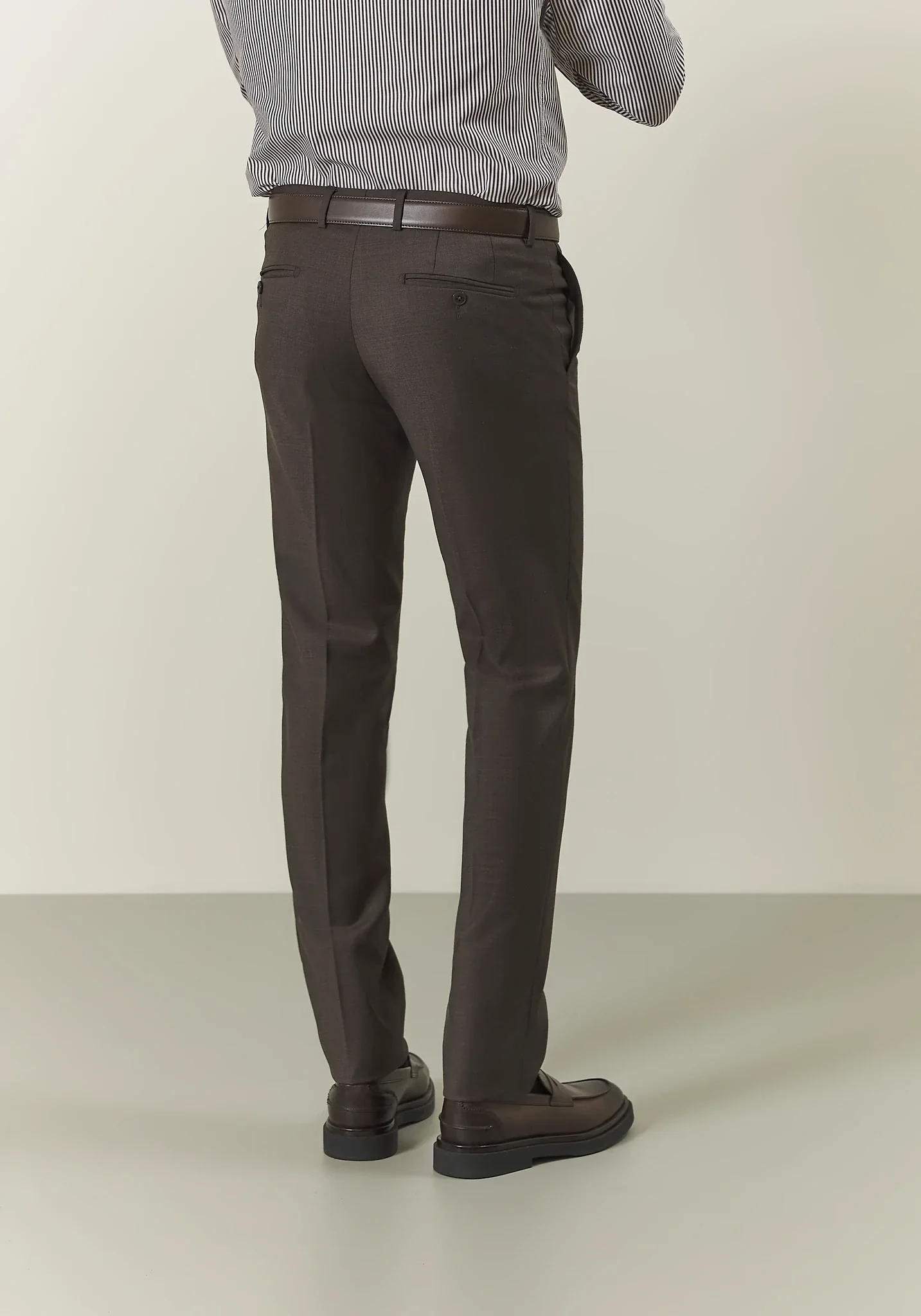 Abito marrone grisaglia lana custom fit lungo - Image 7