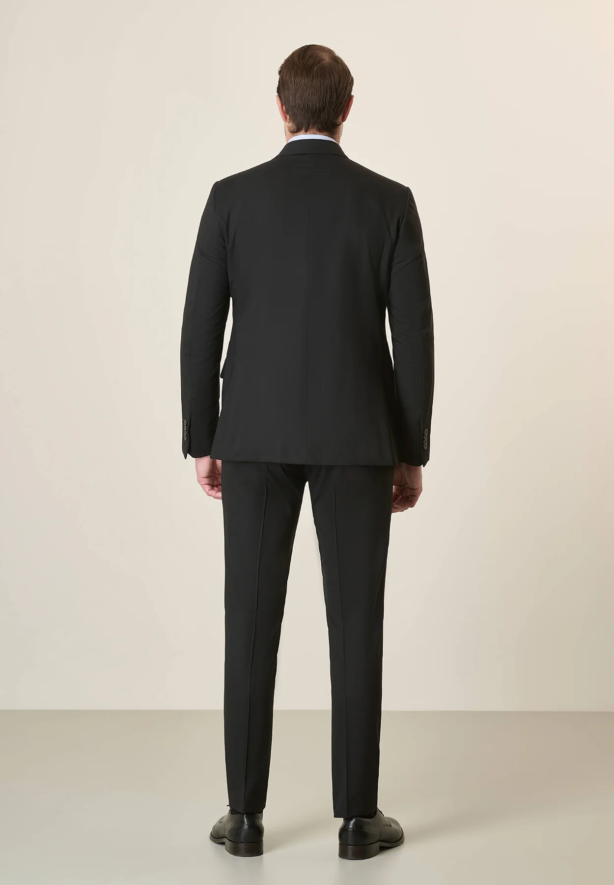 Abito nero tela lana vergine stretch custom fit - Image 3