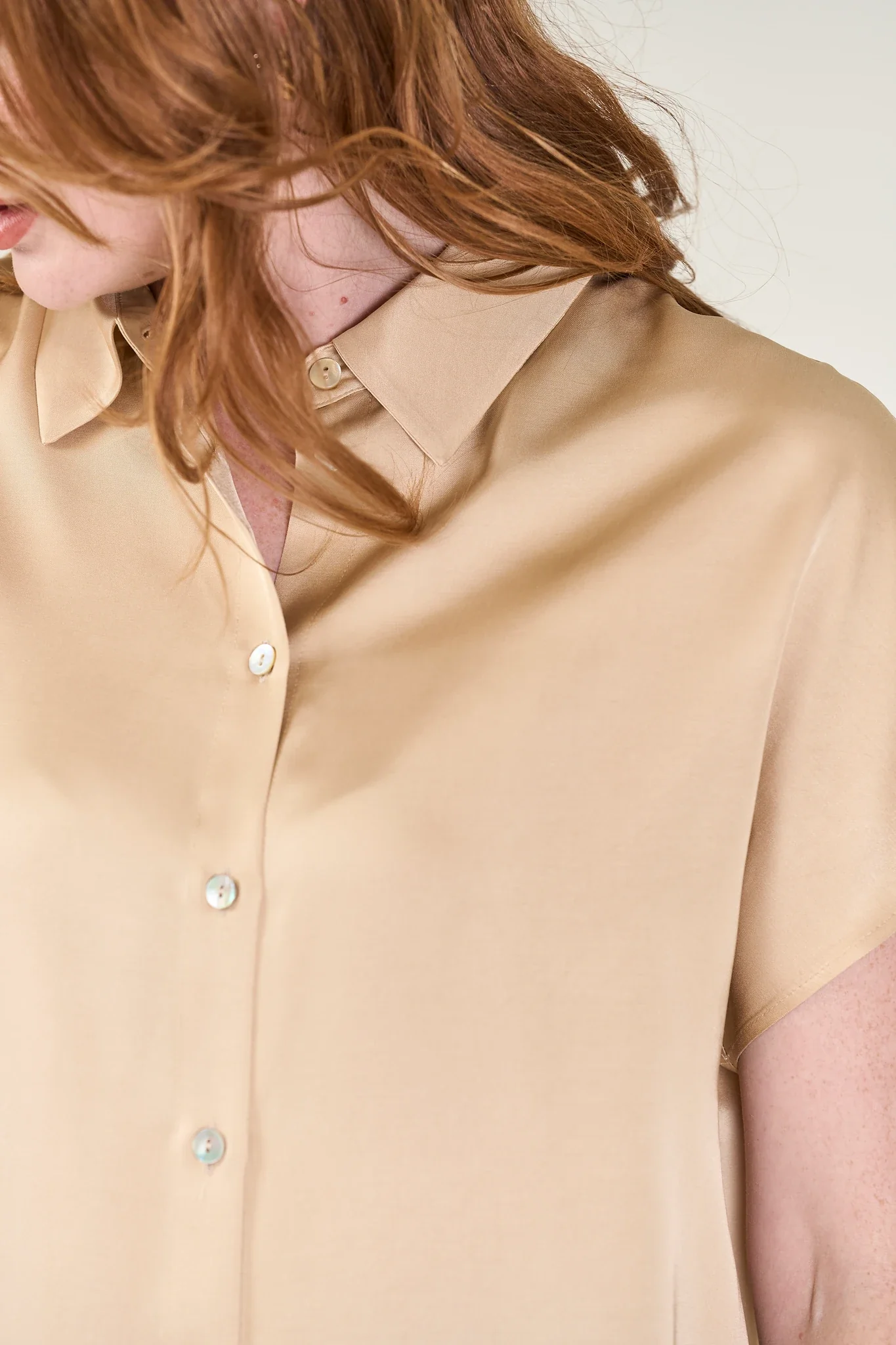 Camicia beige manica scesa viscosa - Image 3