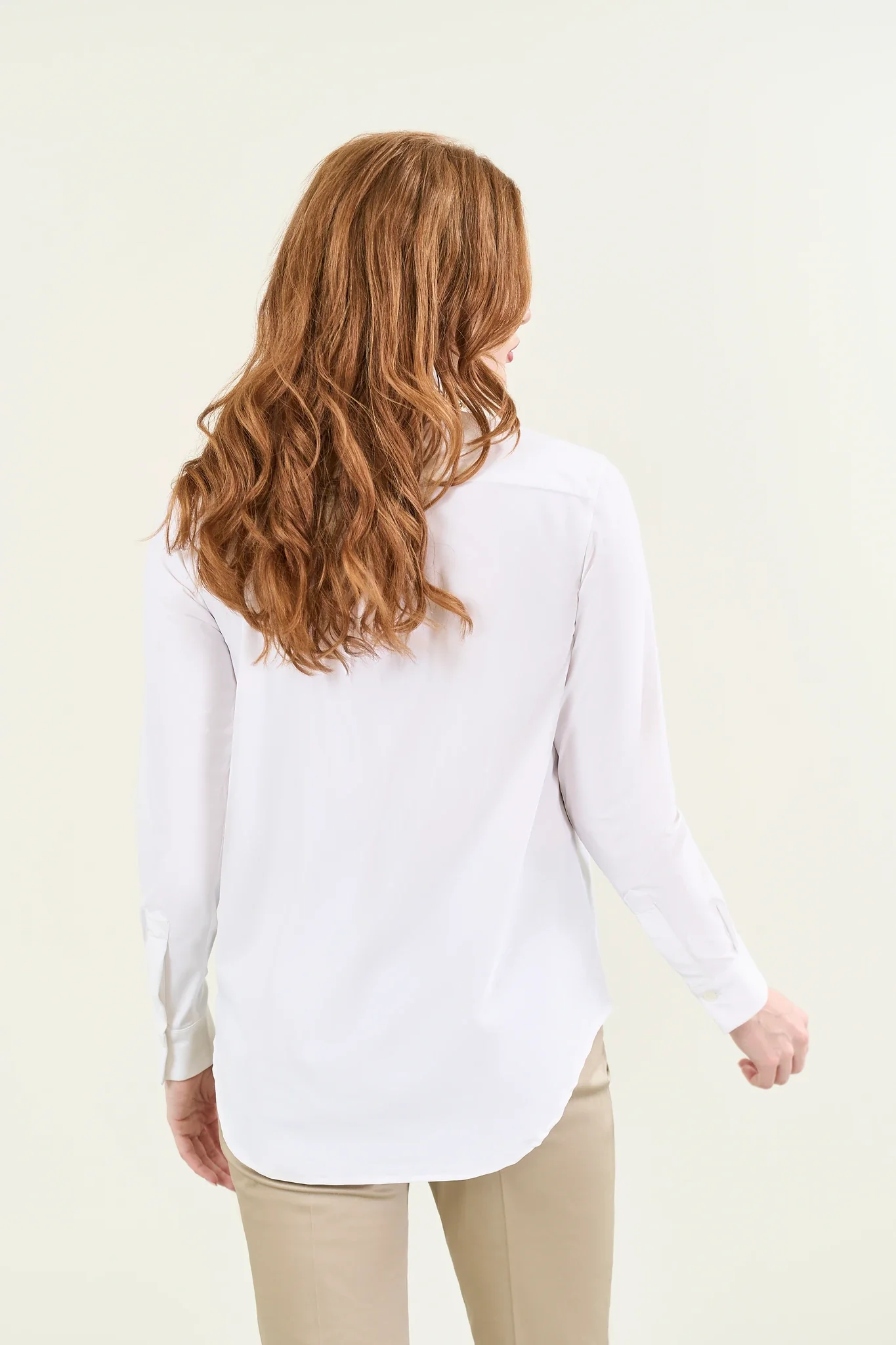 Camicia bianca tessuto performance - Image 4