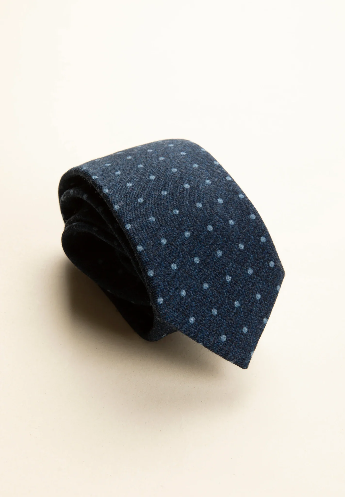 Cravatta blu lana pois azzurri