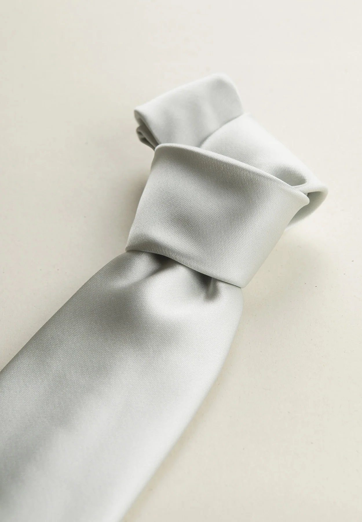 Cravatta grigio chiaro cerimonia raso - Image 3