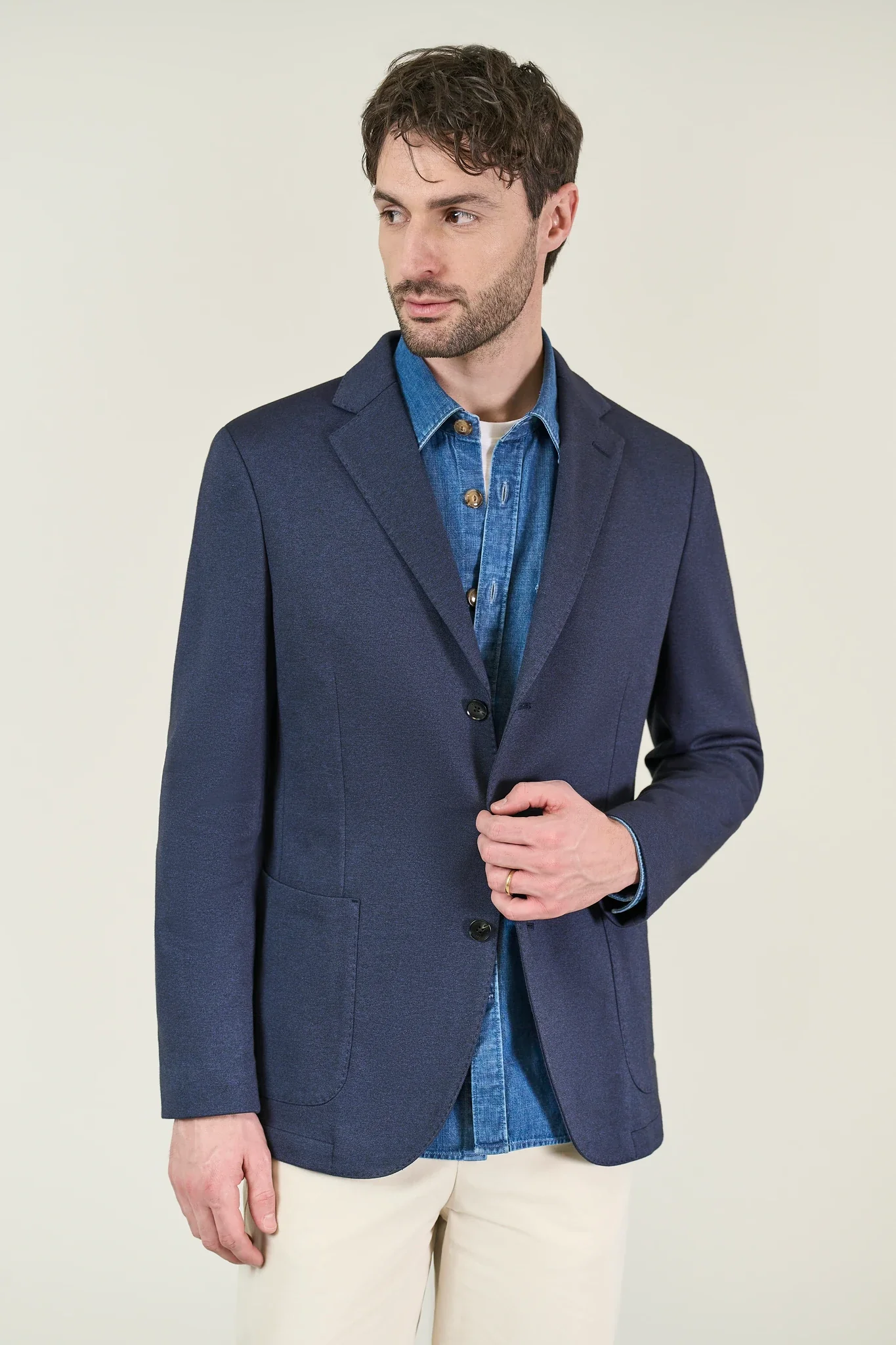 Giacca blu jersey con cappuccio e pettorina - Image 5