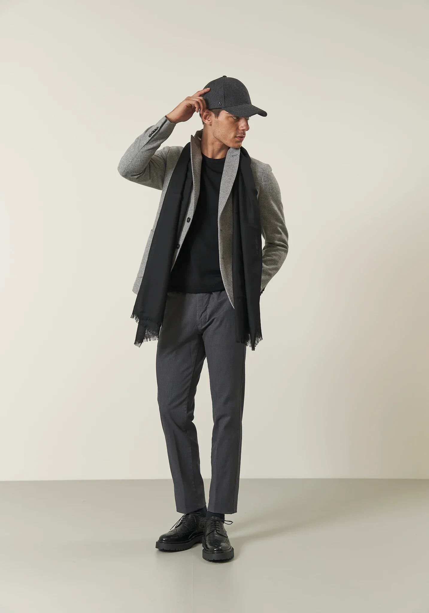 Giacca beige decostruita sale pepe custom fit - Image 3