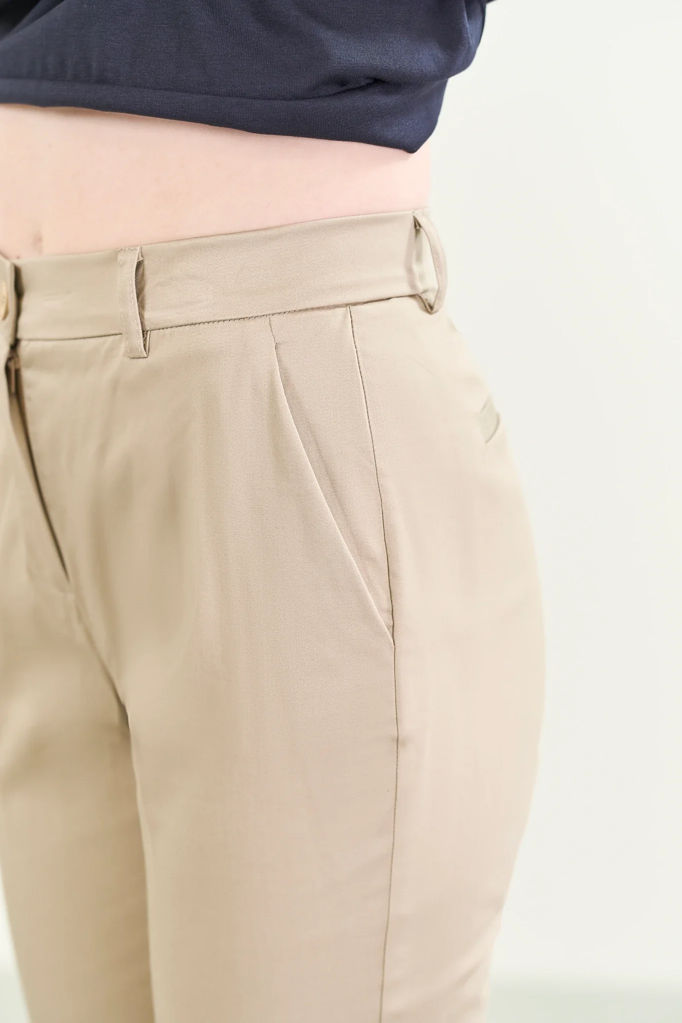 Pantalone beige basico cotone stretch - Image 2
