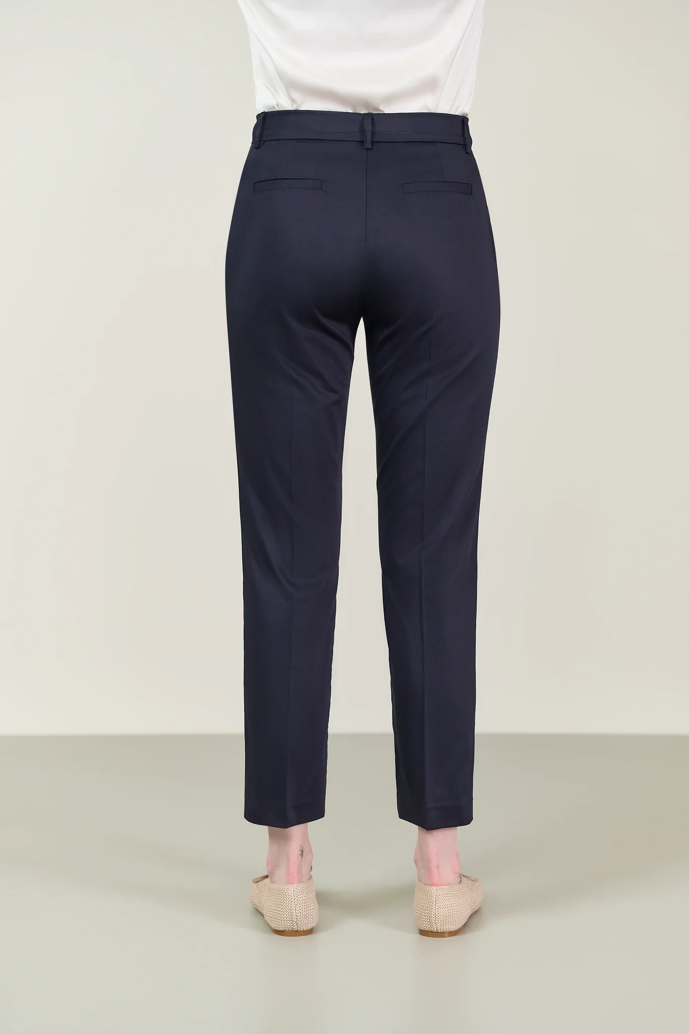 Pantalone blu basico cotone stretch - Image 3