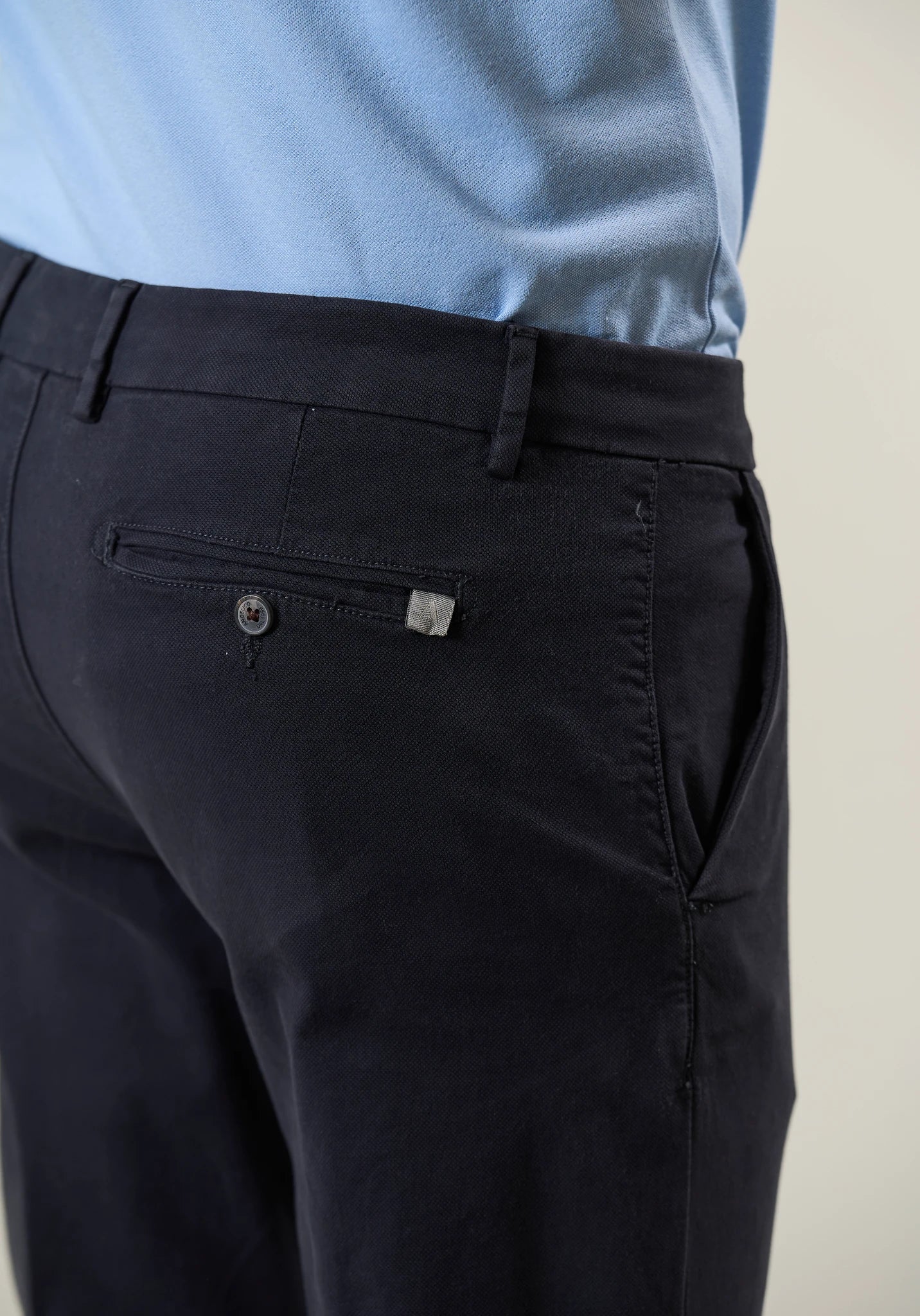 Pantalone blu chinos cotone stretch armatura custom fit - Image 2