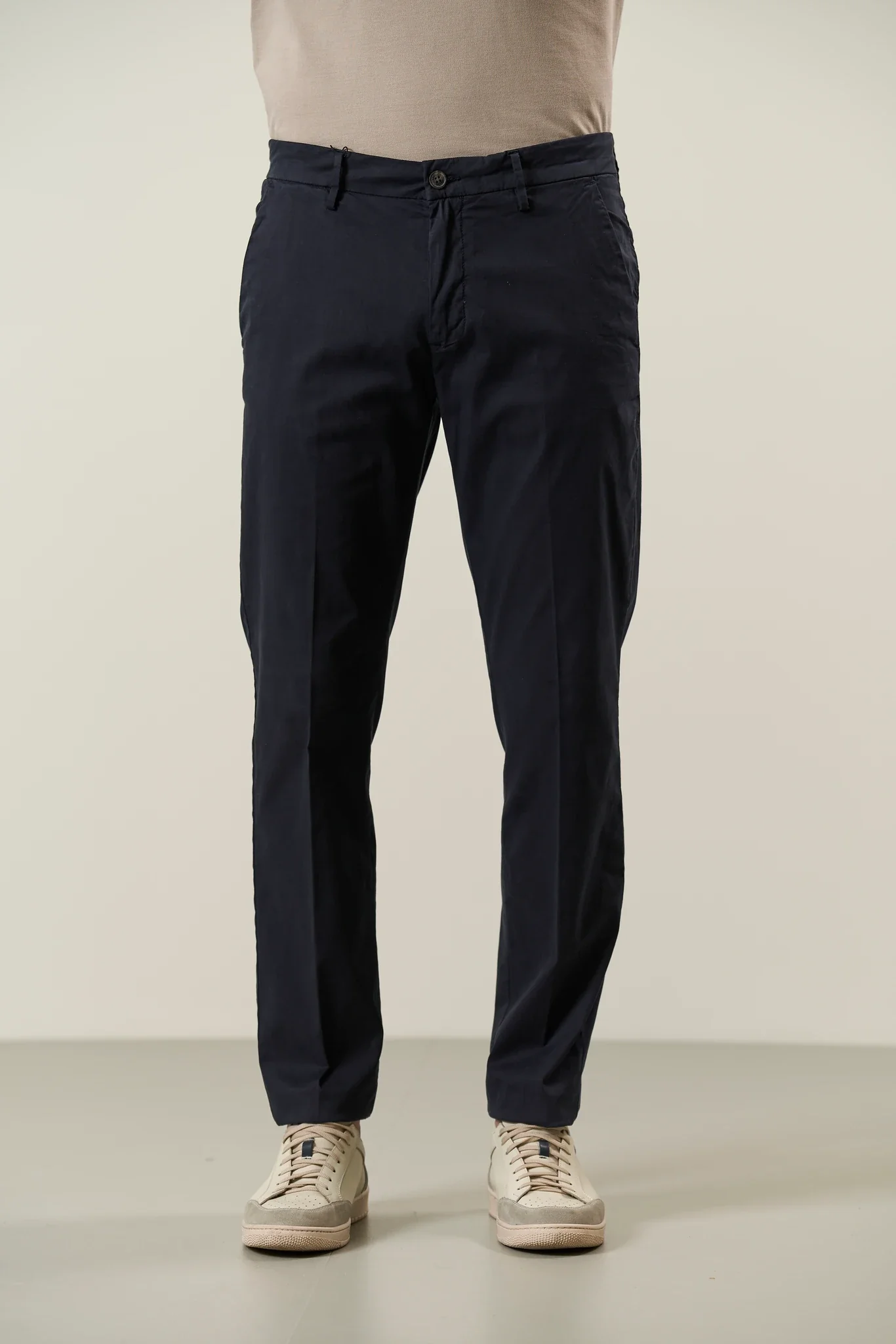 Pantalone blu chinos cotone tencel stretch - Image 3
