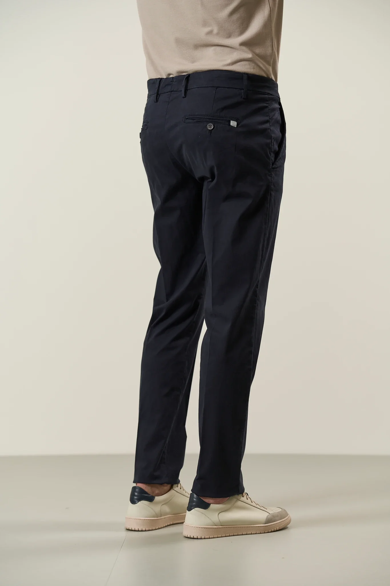 Pantalone blu chinos cotone tencel stretch - Image 4