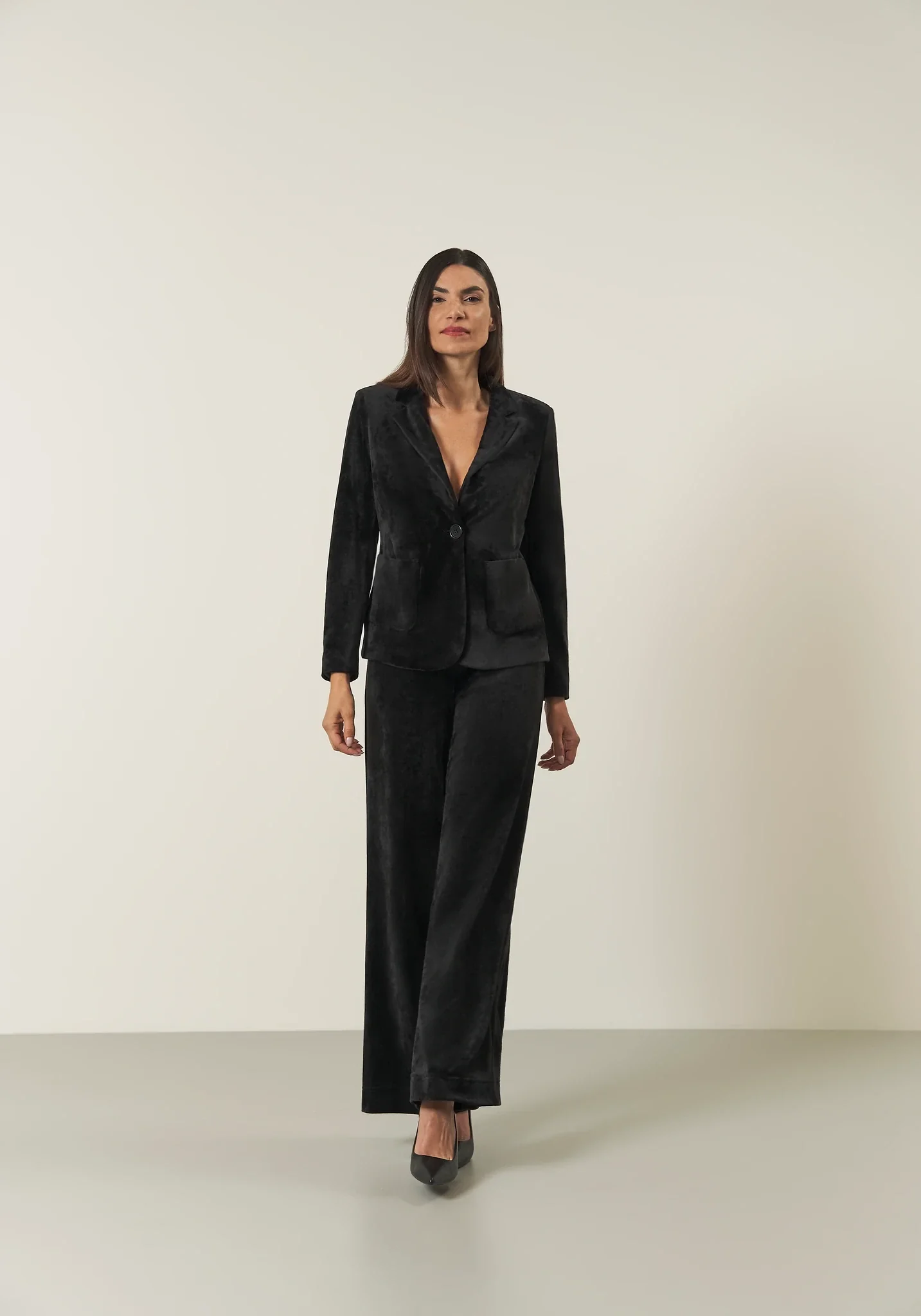Pantalone nero ciniglia gamba larga - Image 3