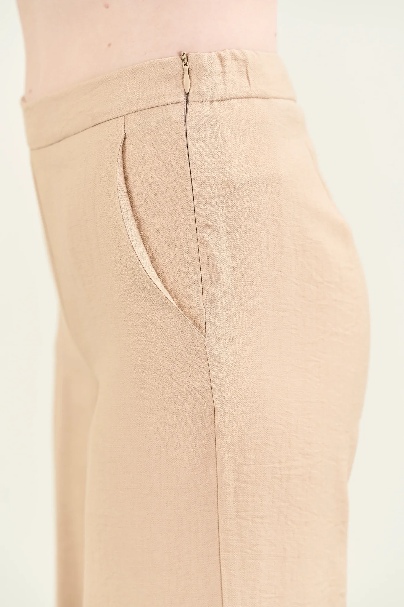 Pantalone beige cropped viscosa stretch - Image 2