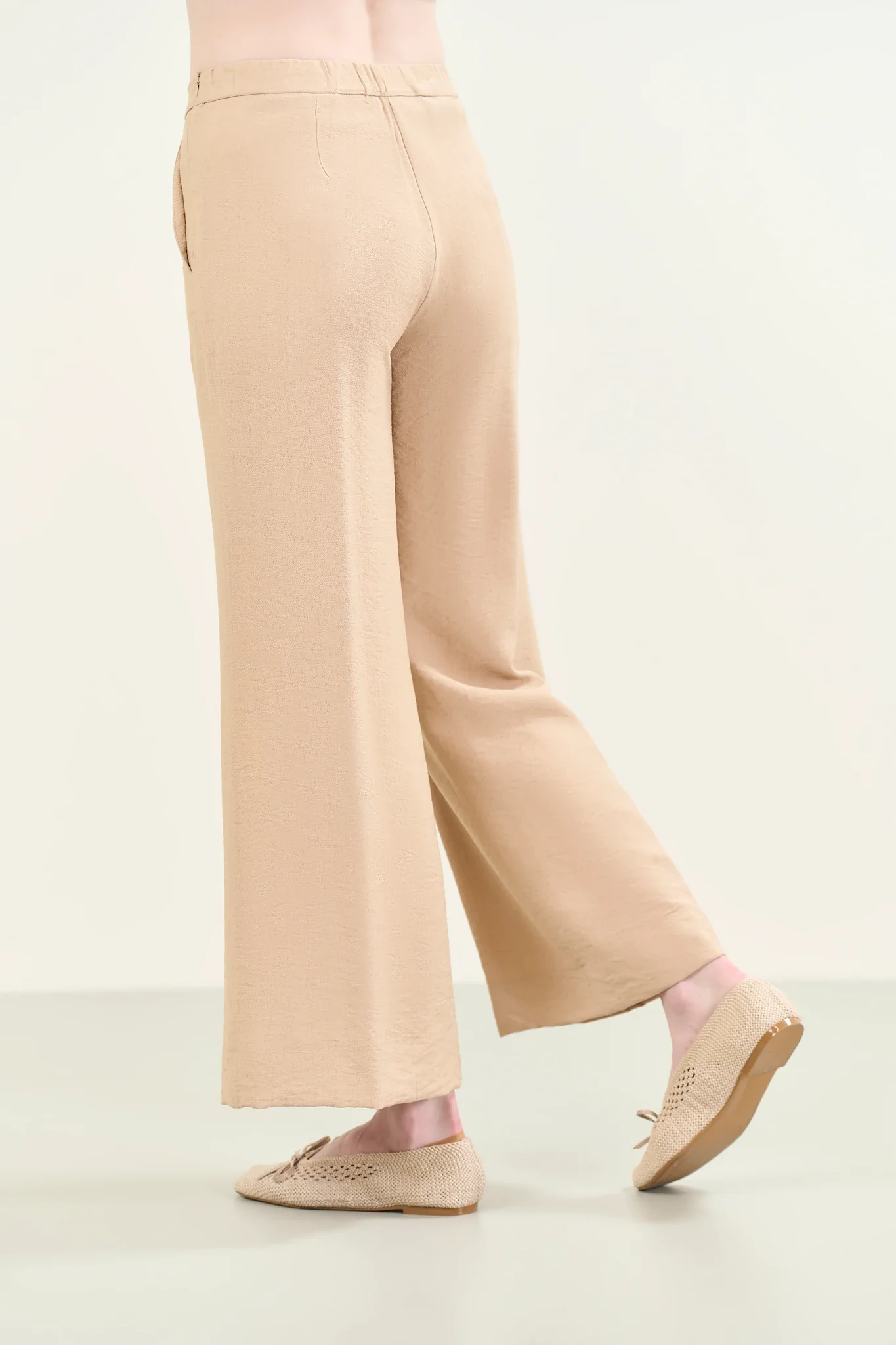 Pantalone beige cropped viscosa stretch - Image 4