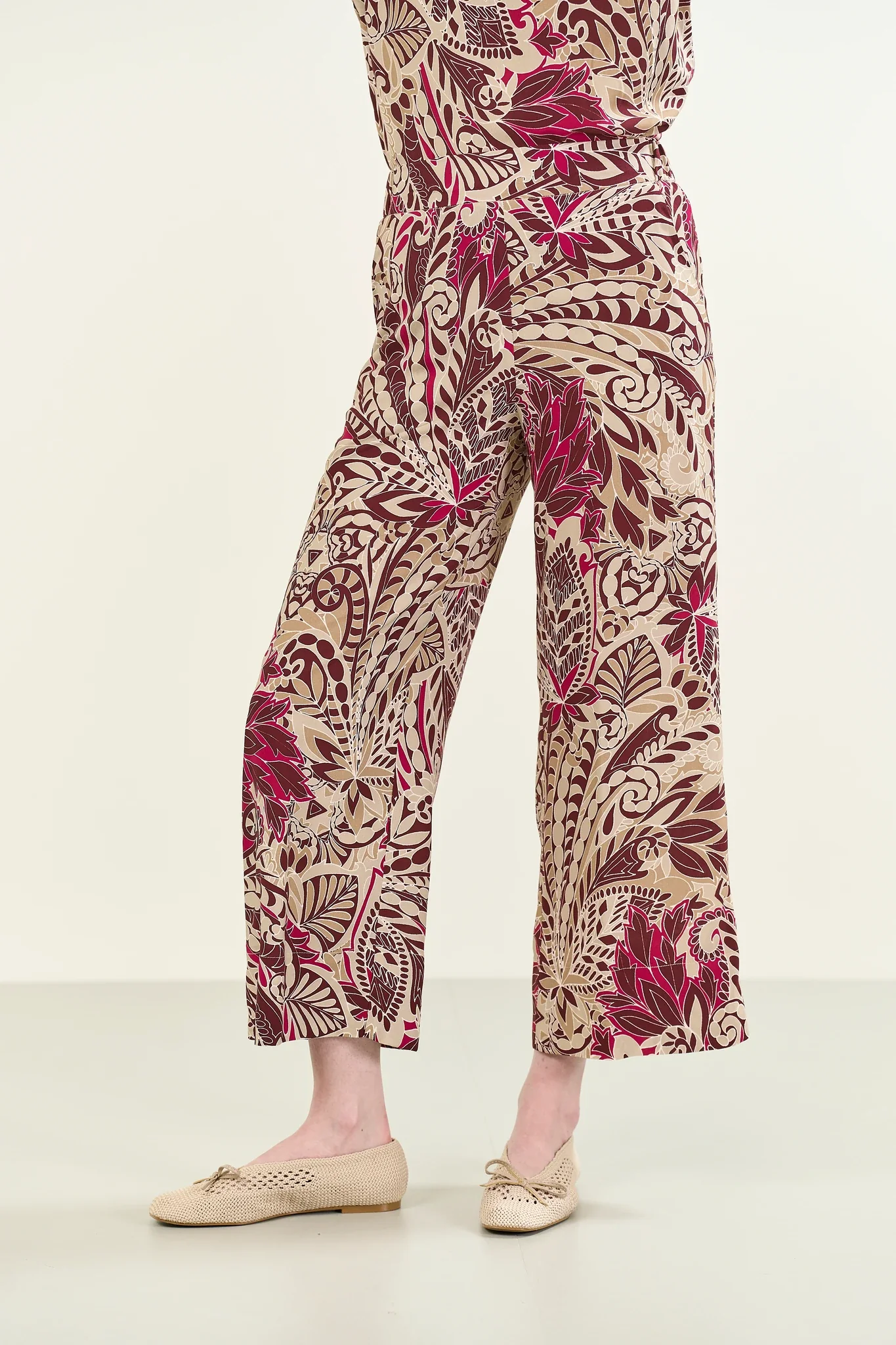Pantalone burgundy fantasia astratta viscosa
