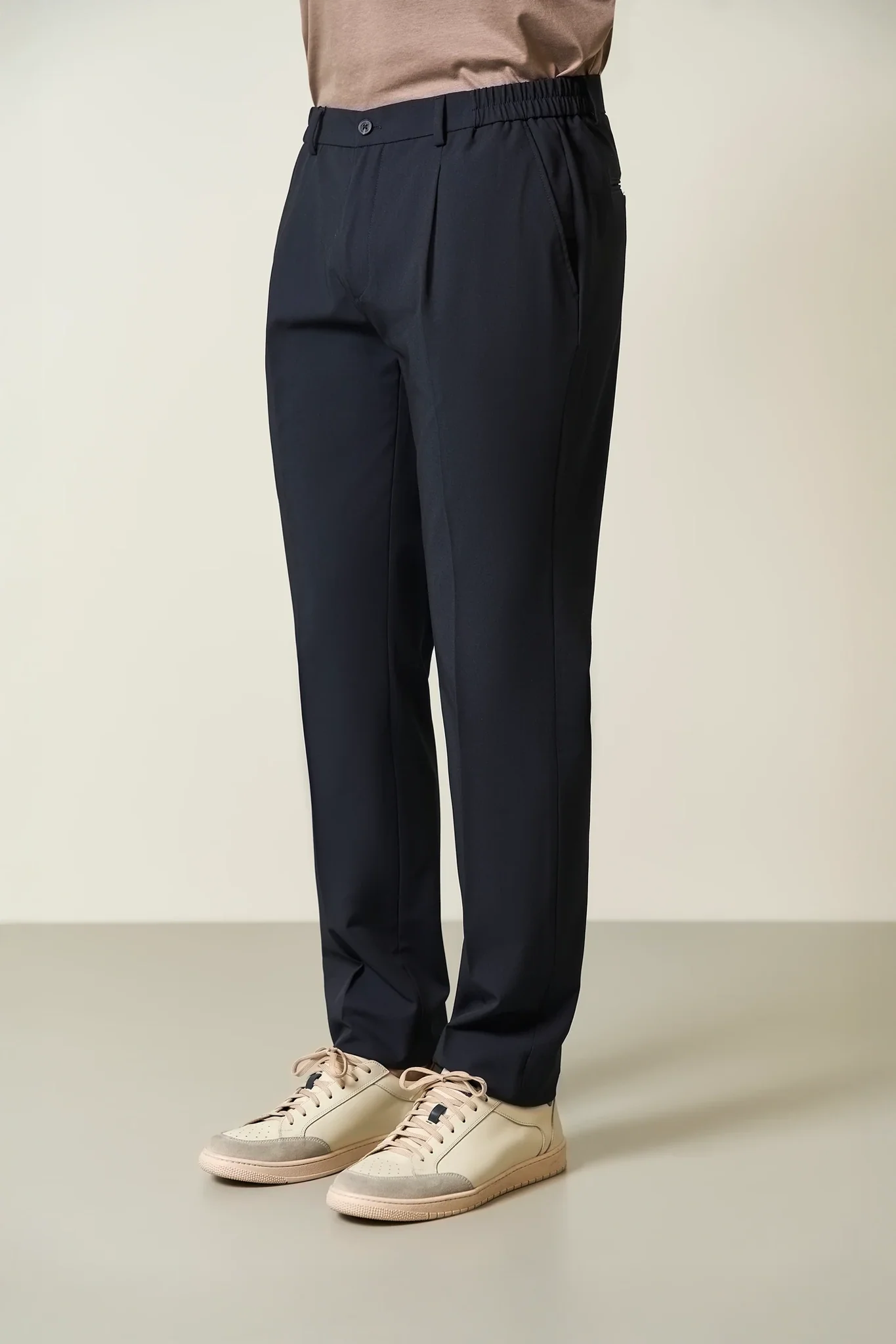 Pantalone blu pinces mezzo elastico
