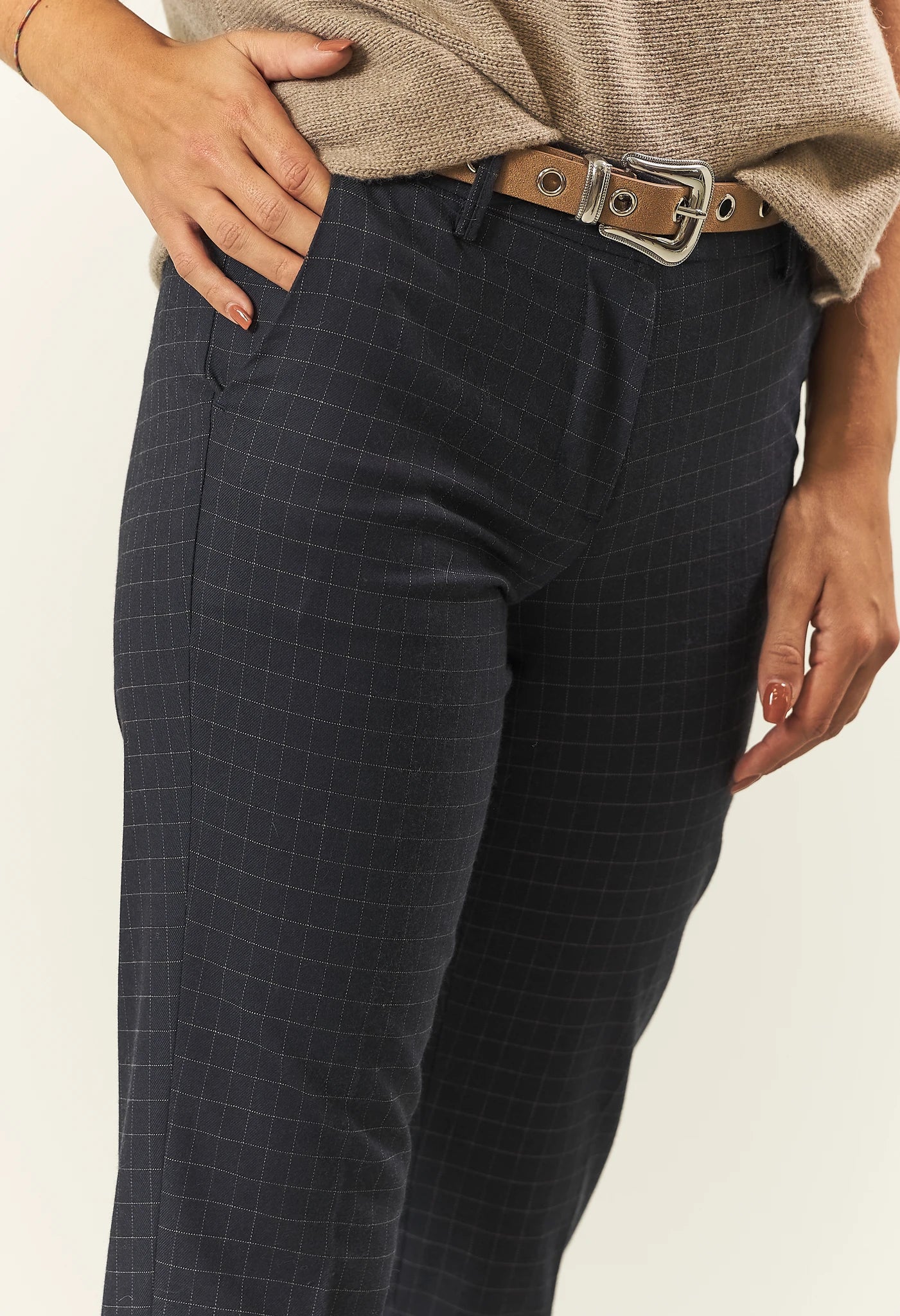Pantalone blu finestrato beige - Image 3