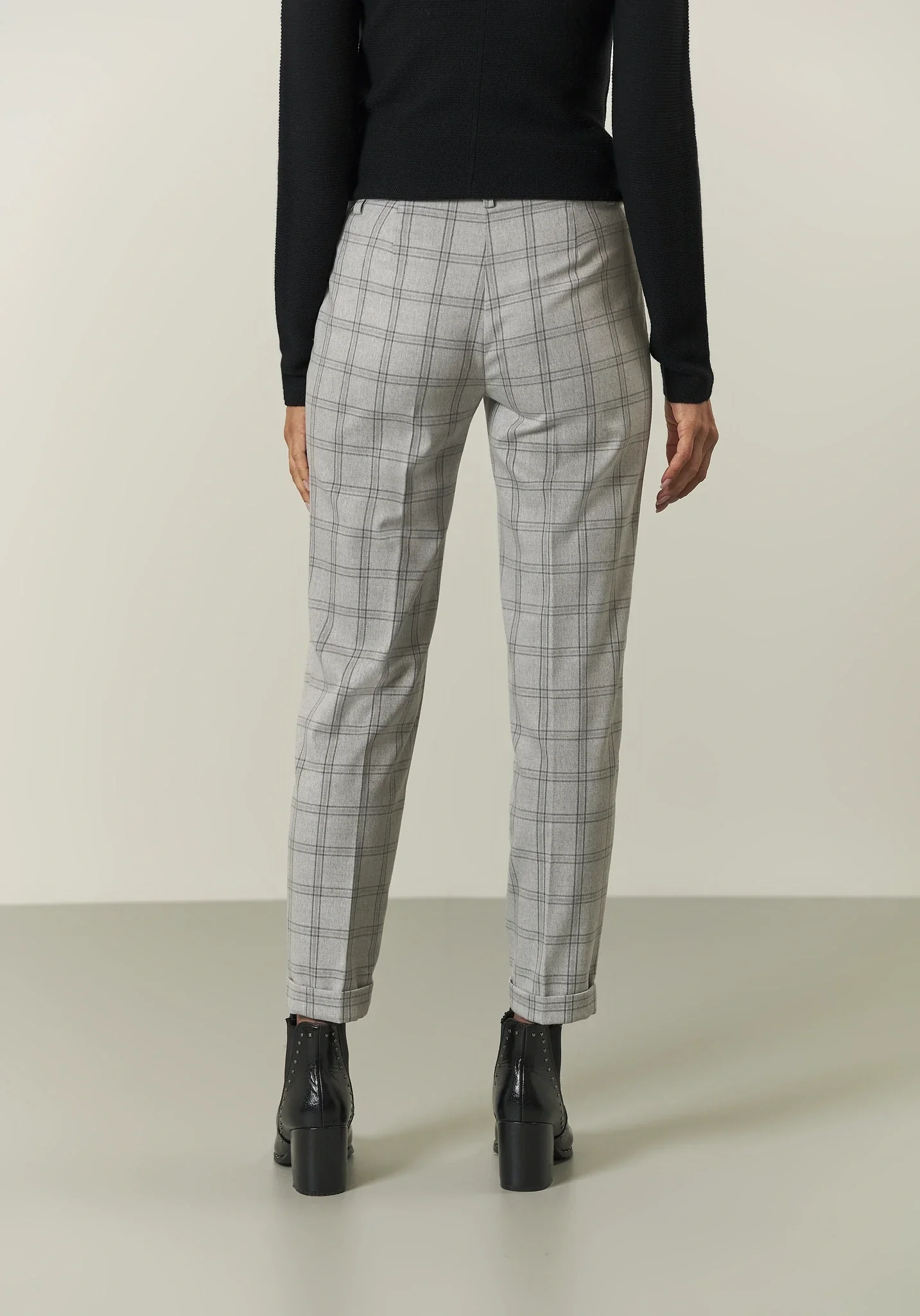 Pantalone grigio chiaro Galles con risvolto - Image 3