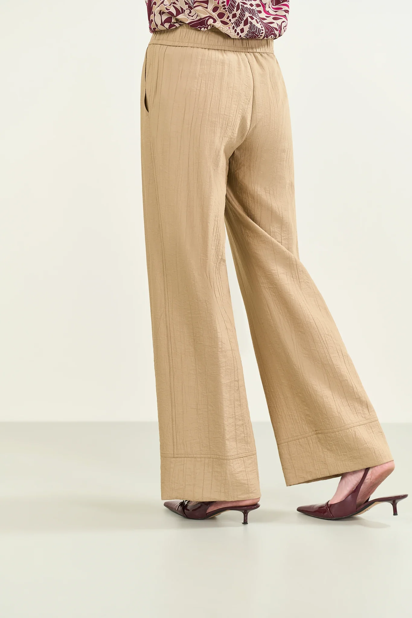 Pantalone beige palazzo viscosa stretch - Image 4
