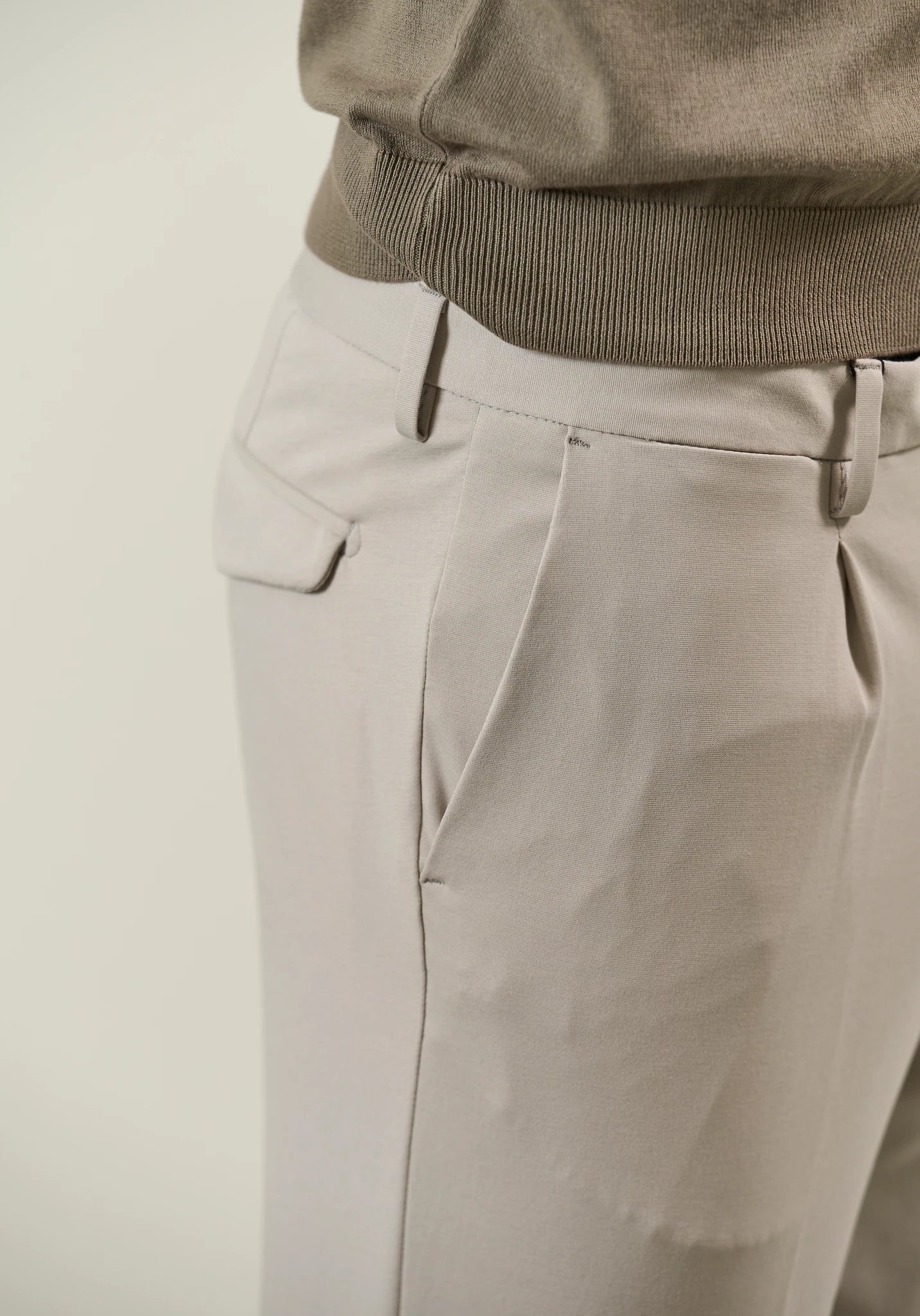 Pantalone grigio perla jersey custom fit - Image 2