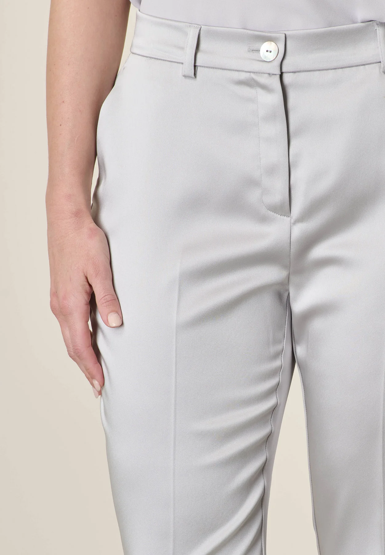 Pantalone raso grigio chiaro - Image 2