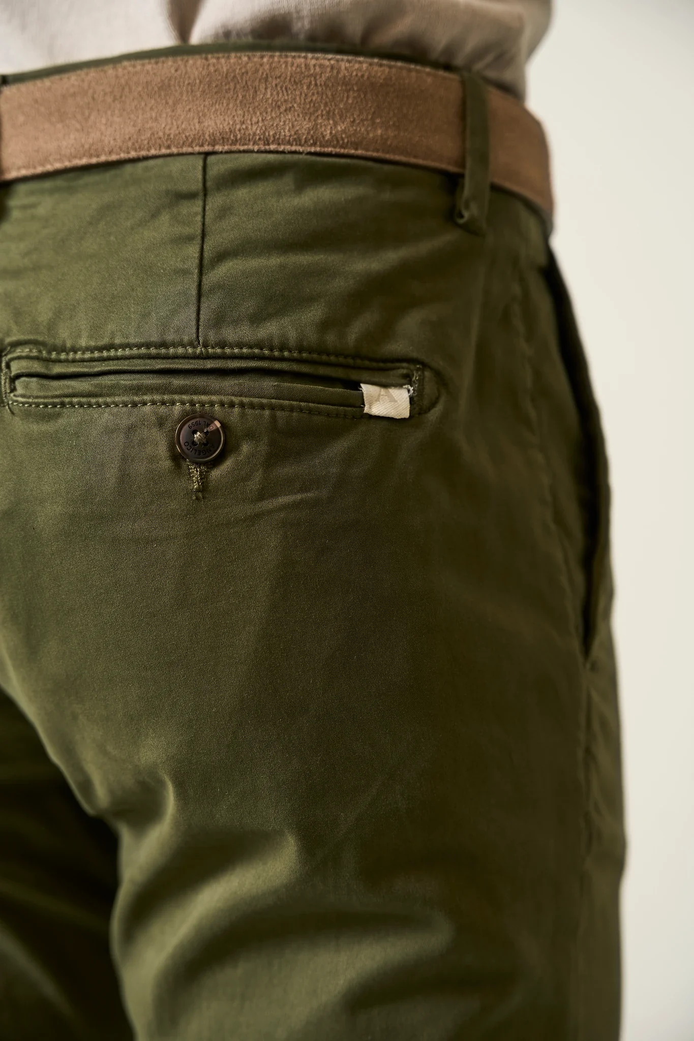 Pantalone verde militare effetto raso custom fit - Image 3