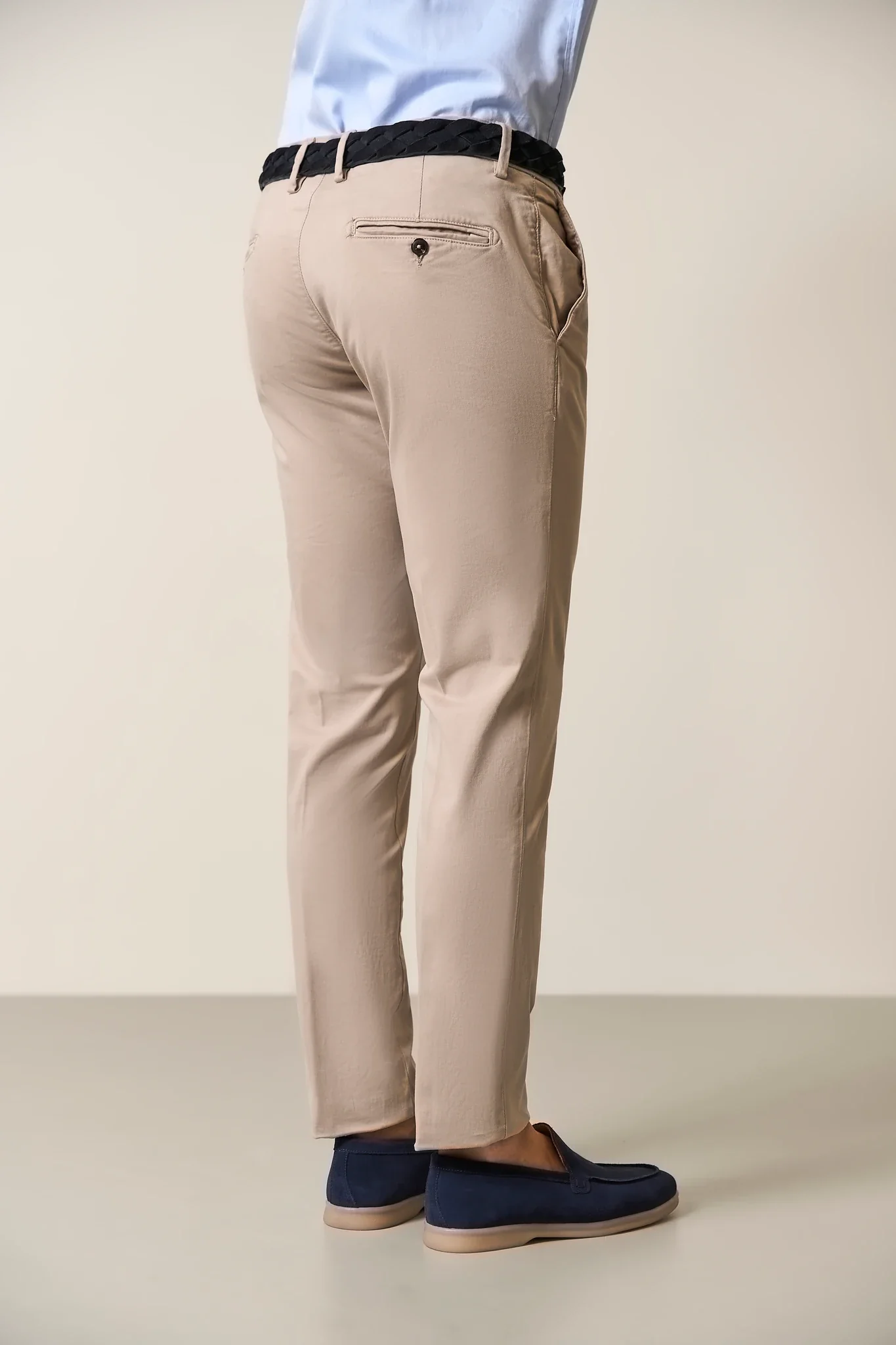 Pantalone beige effetto raso custom fit - Image 3