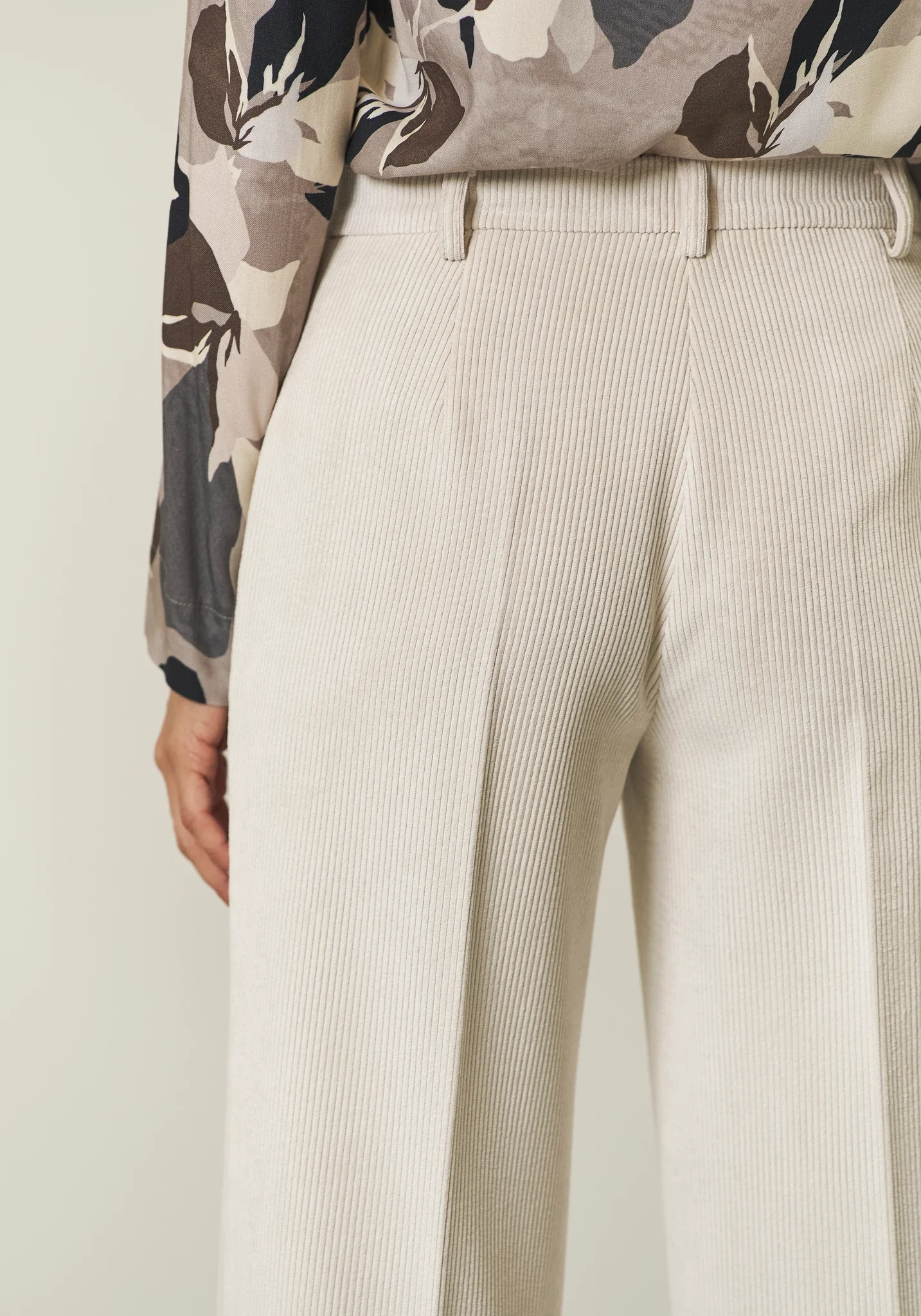 Pantalone panna velluto gamba larga - Image 4