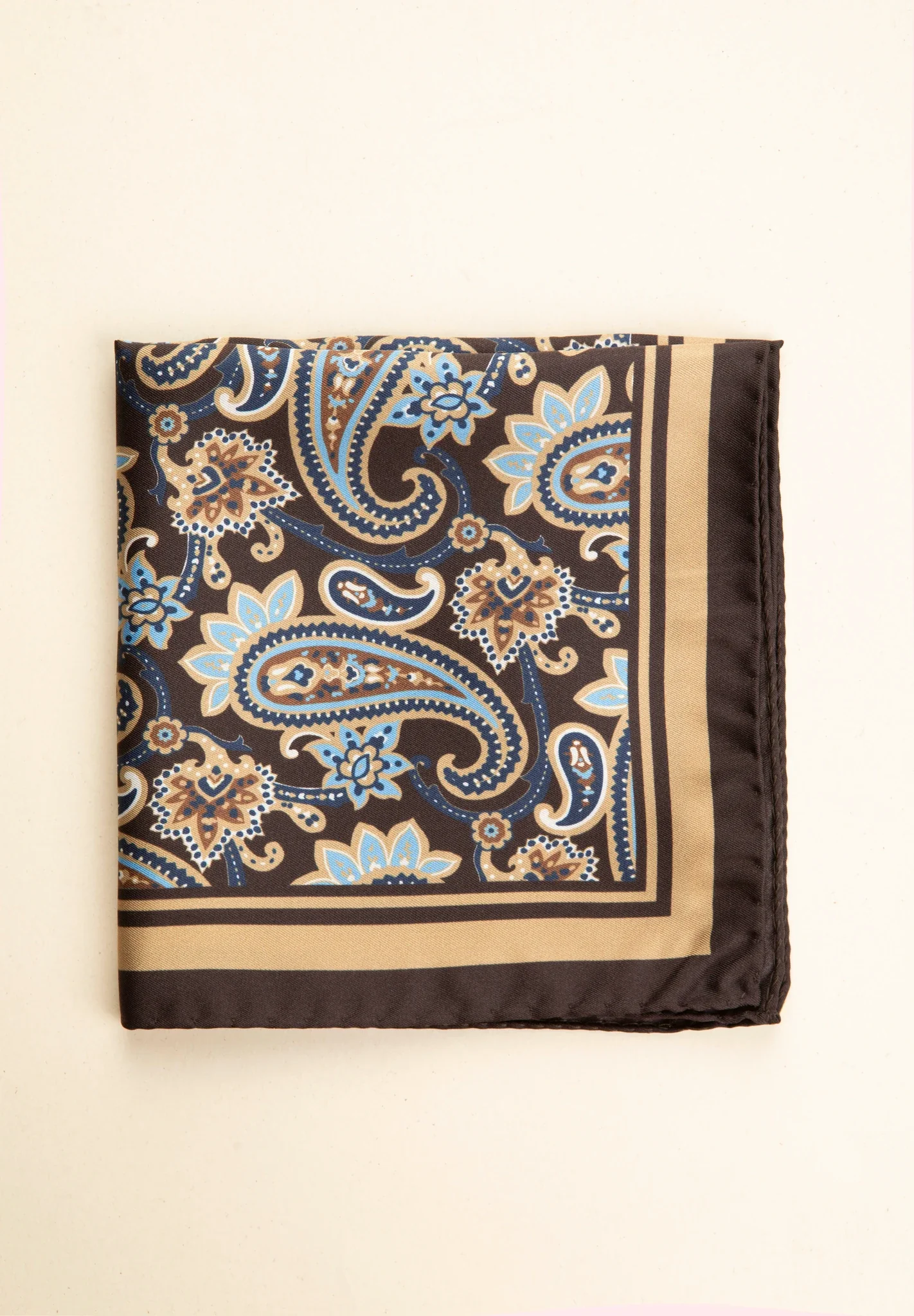 Pochette marrone greche motivo paisley beige seta