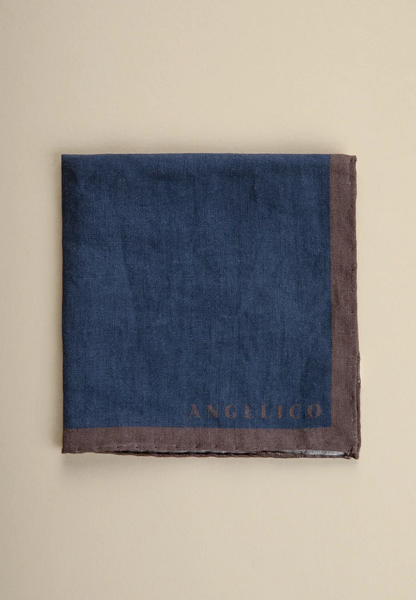 Pochette blu con bordo moro lino