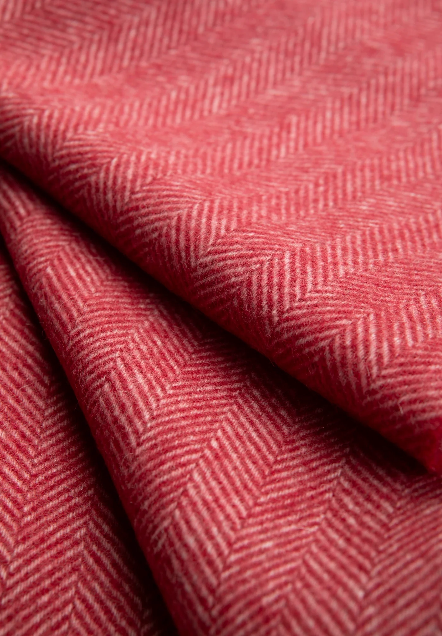 Sciarpa rossa lana resca con frange - Image 2