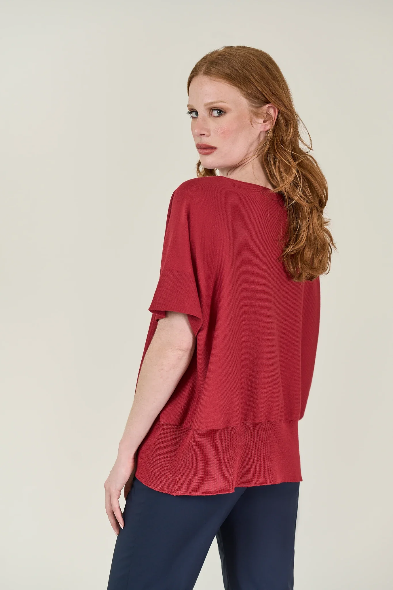 Maglia rossa barchetta manica scesa cotone - Image 4