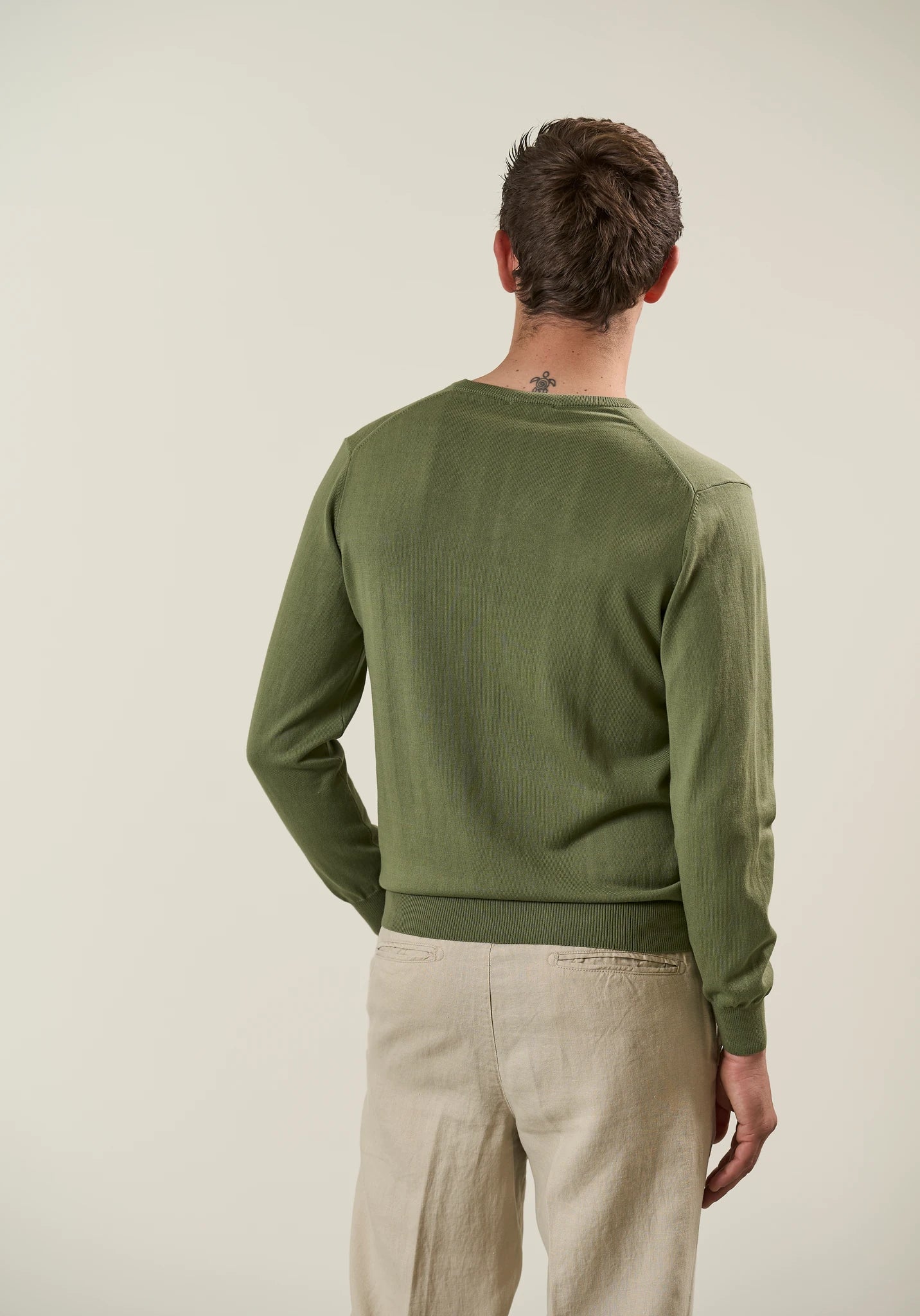 Scollo V verde cotone - Image 4
