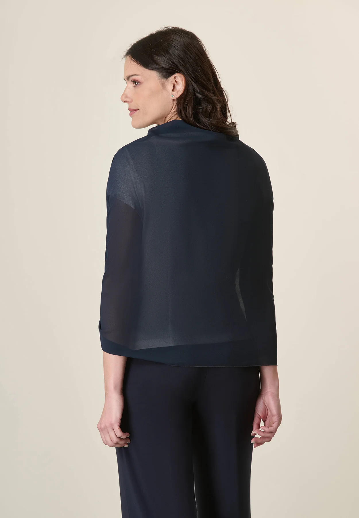 Stola blu crepè leggera - Image 3
